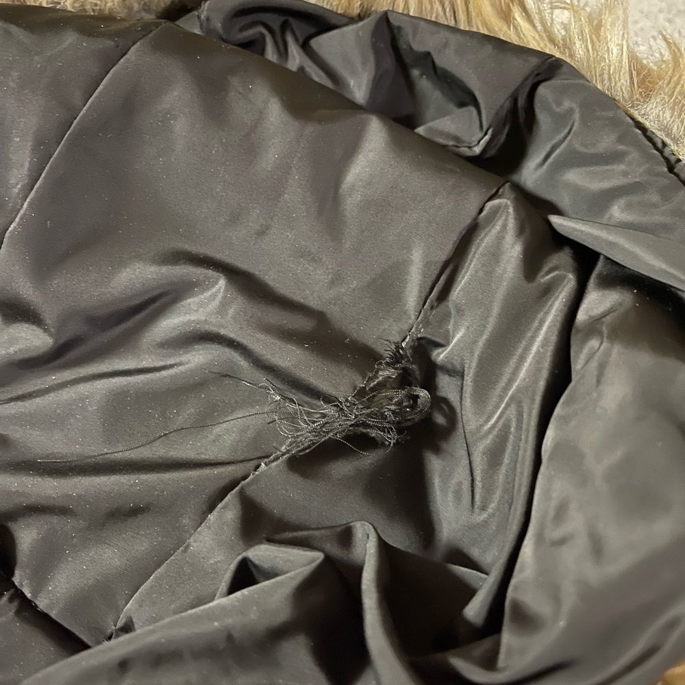 Le Château black long puffer jackets with faux fur trim hood - Picture 9 of 11